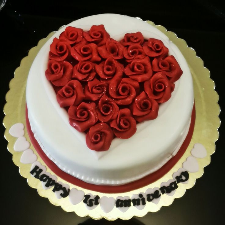 1 kg heart shape pineapple cake